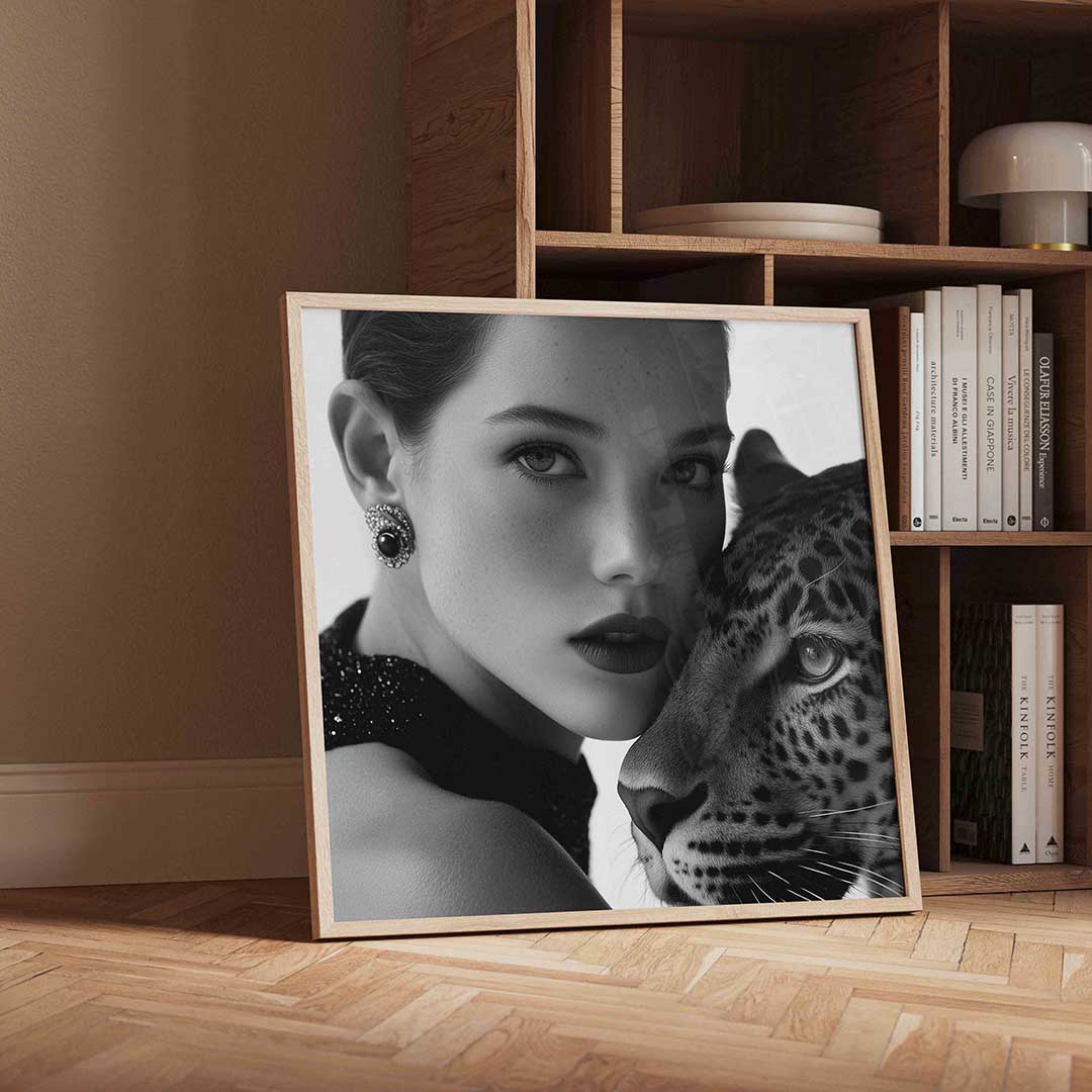 Vrouw en luipaard Poster