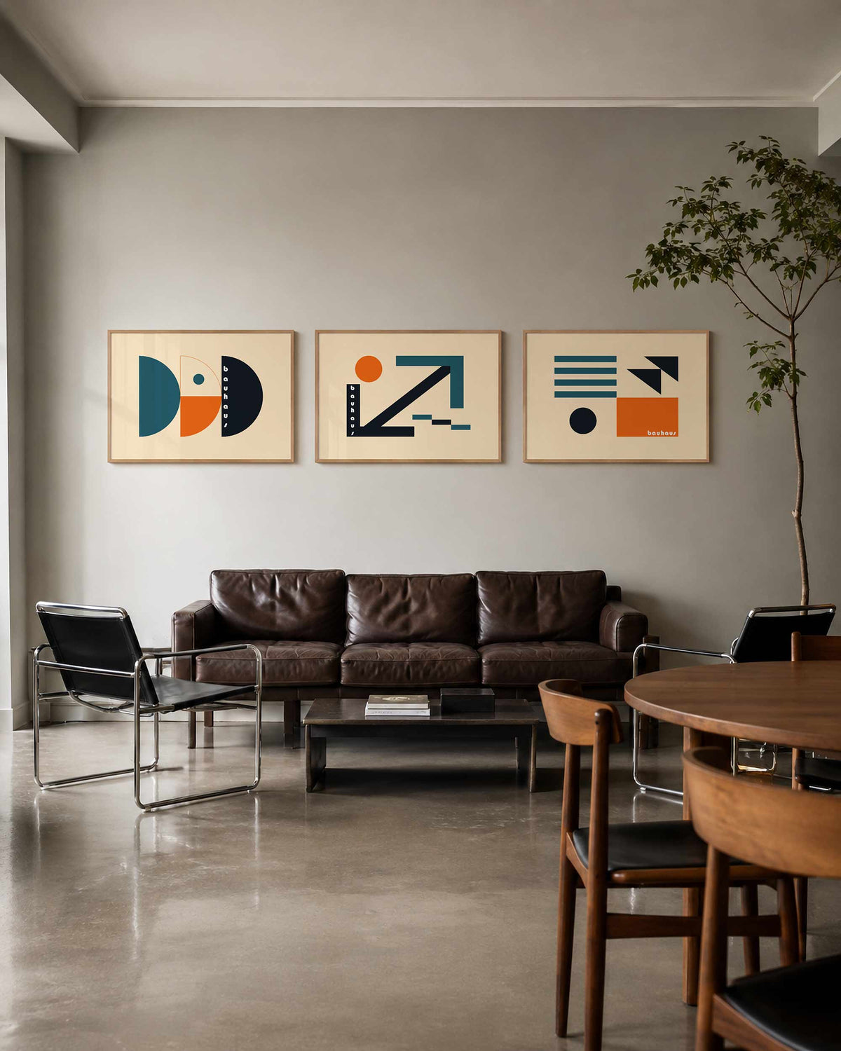 Interieurmockup van drieluik landscape-posterset met halve manen en rechte lijnen