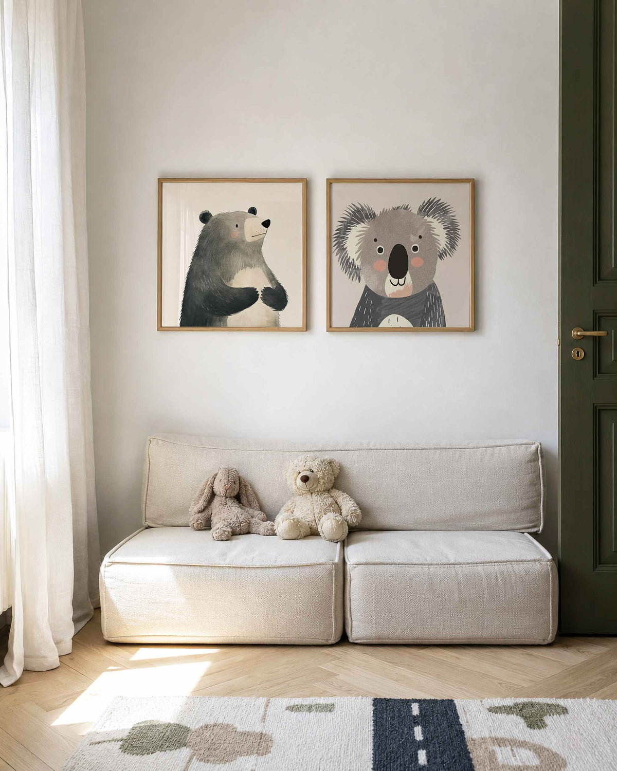 Interieurpresentatie van een tweedelige vierkante posterset met beer en koala