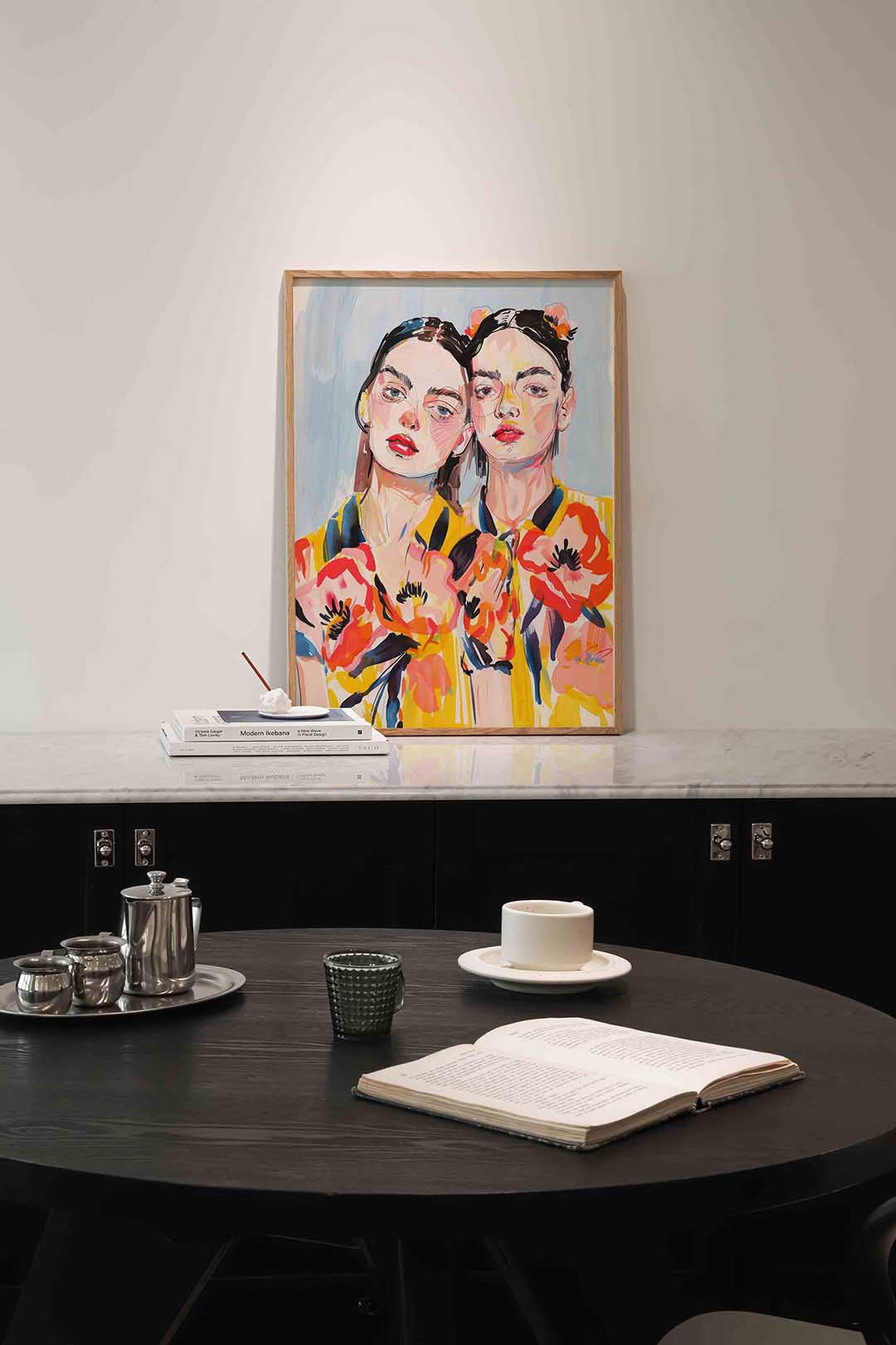 Twee vrouwen met bloemen Poster