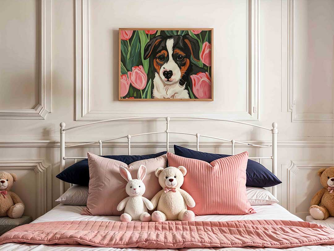 Hond tussen tulpen Poster
