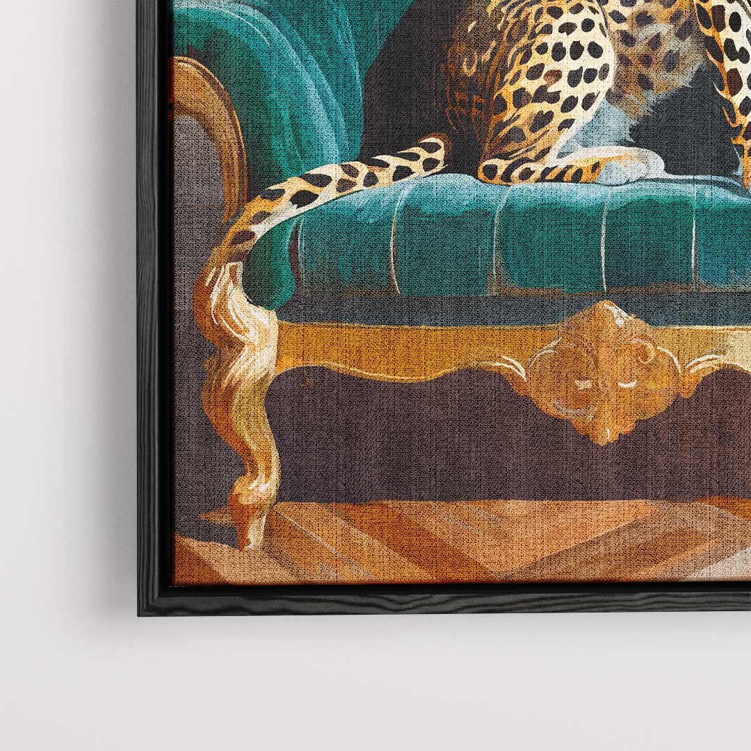 Luxuriöses Kunstwerk: Leopard auf elegantem Sofa