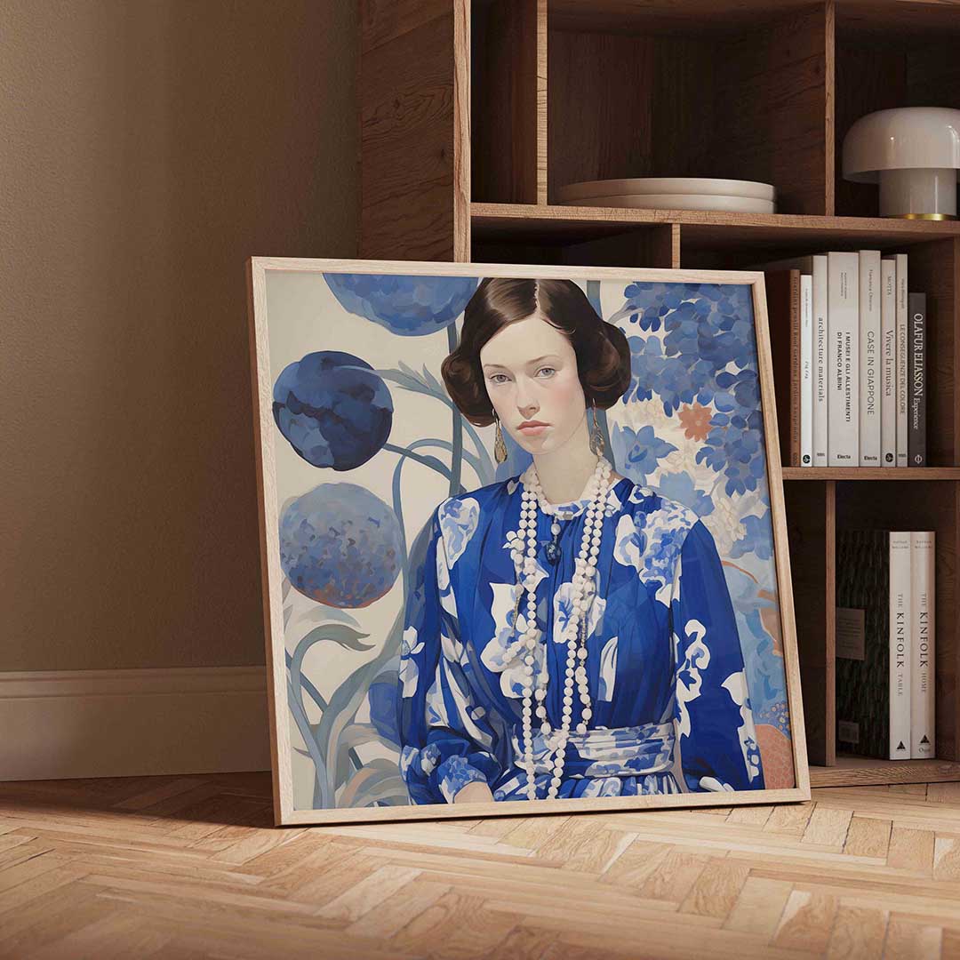 Vrouw met blauwe bloemen Poster