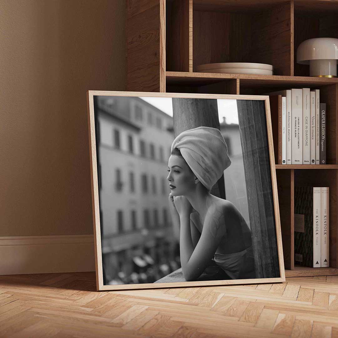 Vrouw met handdoek Poster