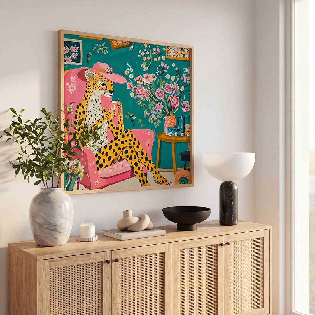 Luipaard met roze hoed Poster